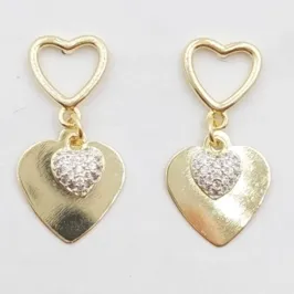 Brinco coração vazado com pendente coração liso
